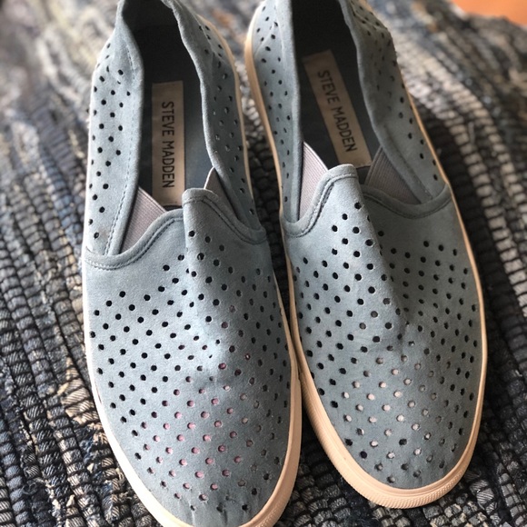 Steve Madden Vented Slip On - Picture 3 of 3